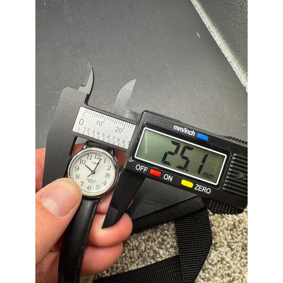 Vintage Timex Indiglo Women's Easy Reader WR 30M Black Strap Date Watch 25mm - Picture 10 of 10